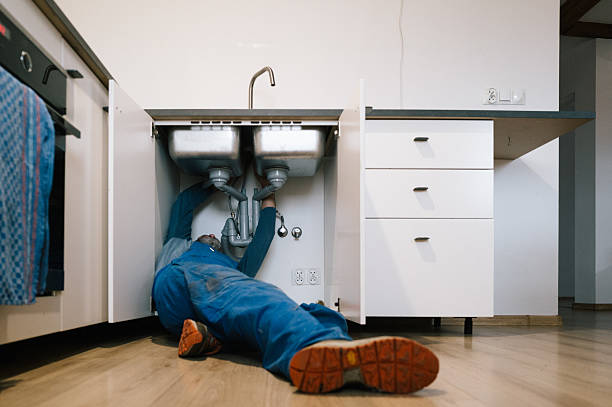 Professional Plumbing technician working in Bridgeville, DE